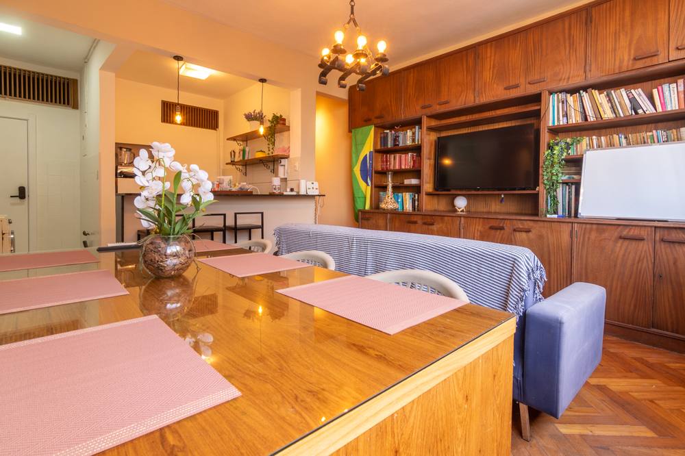 Apê Retrofit Homestay — 1